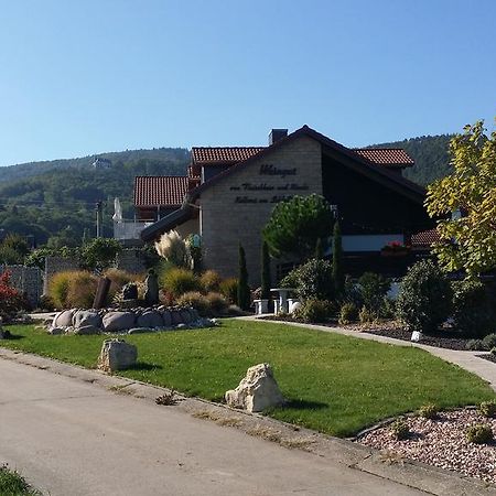 Weinhotel Kienle Burrweiler Exterior foto